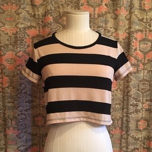 🚺 Soprano Striped Crop Top